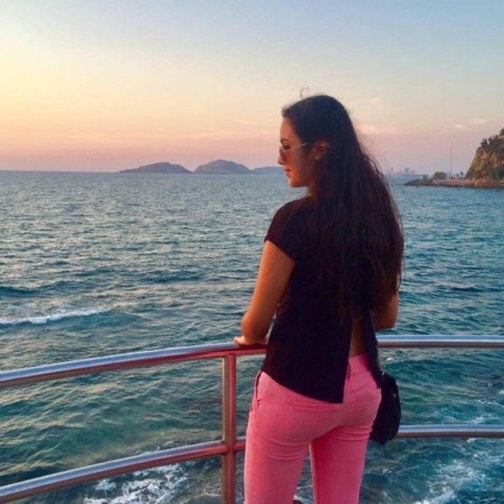 Meet your Posher, Dayanna